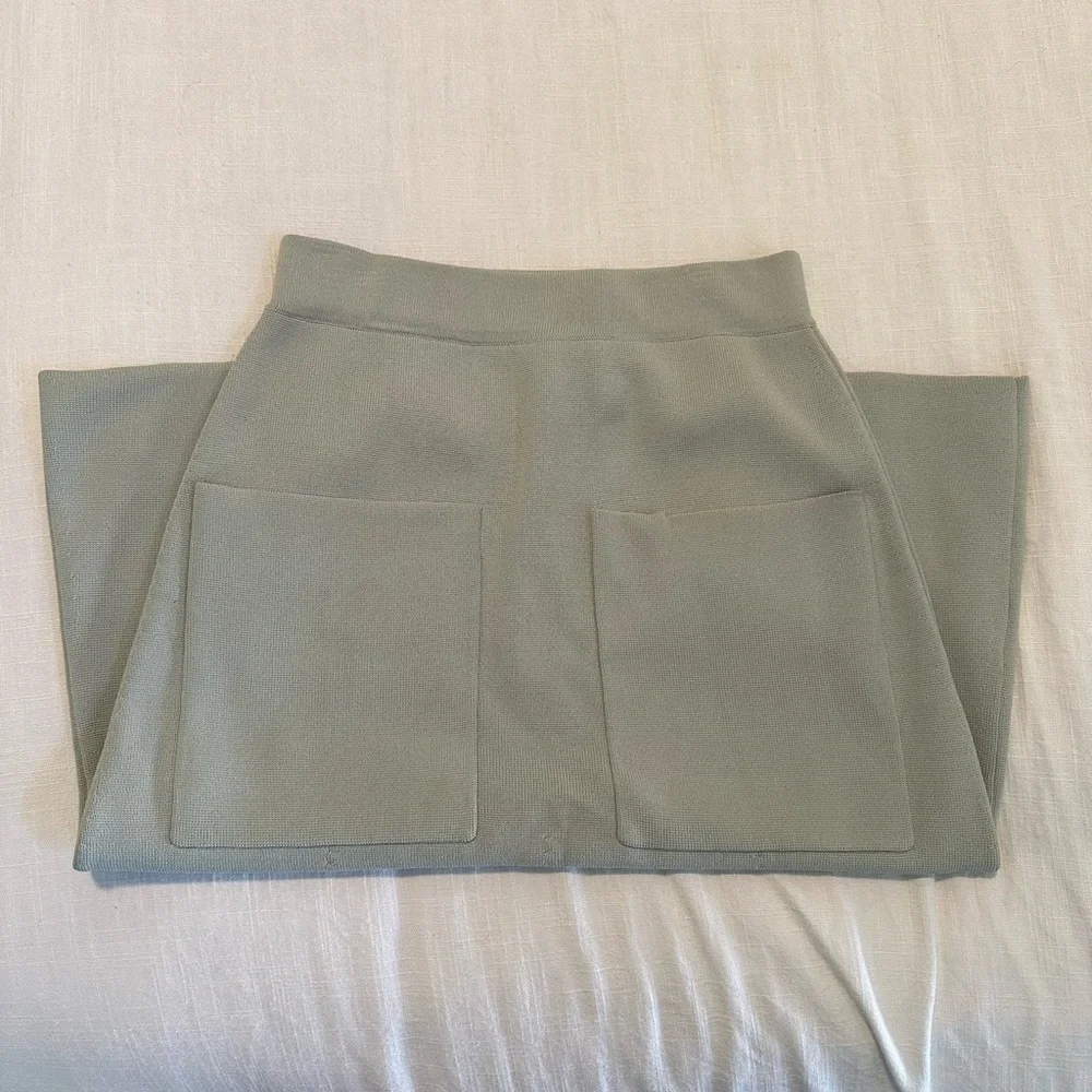 REISS Bridgette Sage Green Pencil Knit Skirt Pockets High Waisted Womens Size 2